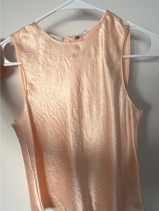 Vince Tops - Vince Sleeveless Satin Shell Top in Peach Blush